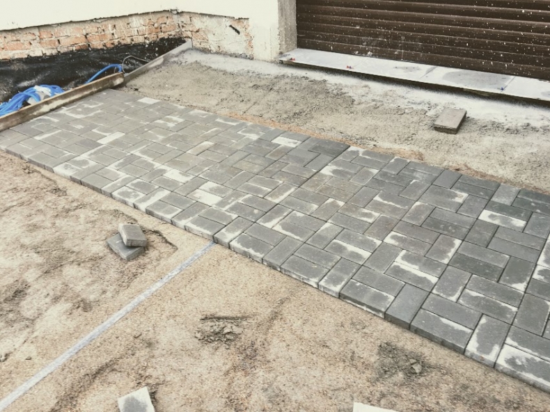 Укладка тротуарной плитки