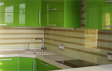 Рабочая стенка кухни из закаленного стекла