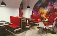 Ремонт под ключ изготовление мебели в кафе «CurryHouse»